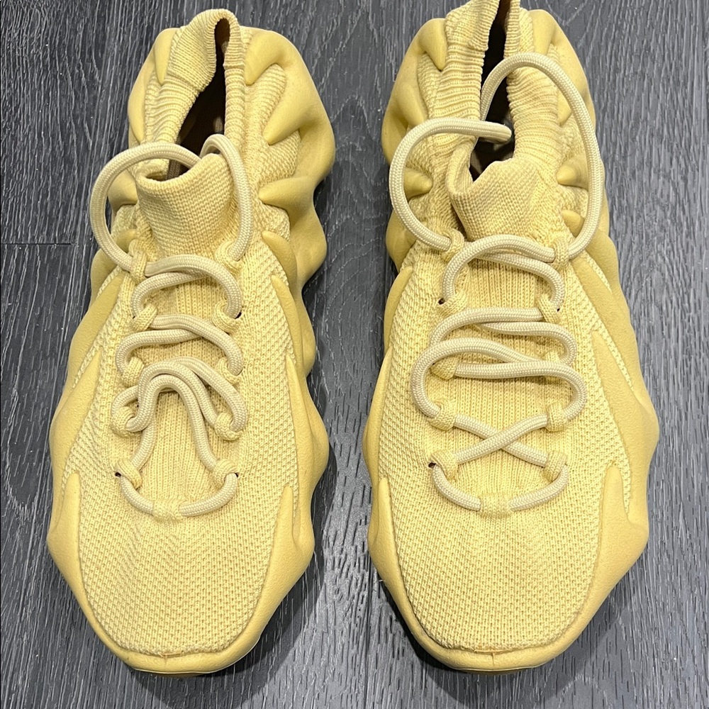 Yezzy 450 size 8 Worn 1 time - Picture 3 of 3